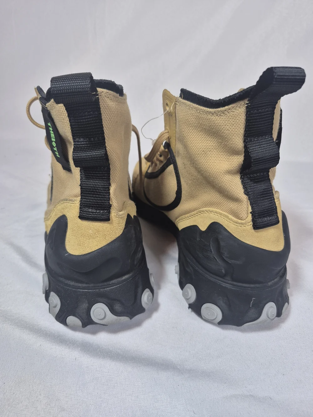 Nike  React Gold Men’s  High-Top Athletic Sneakers